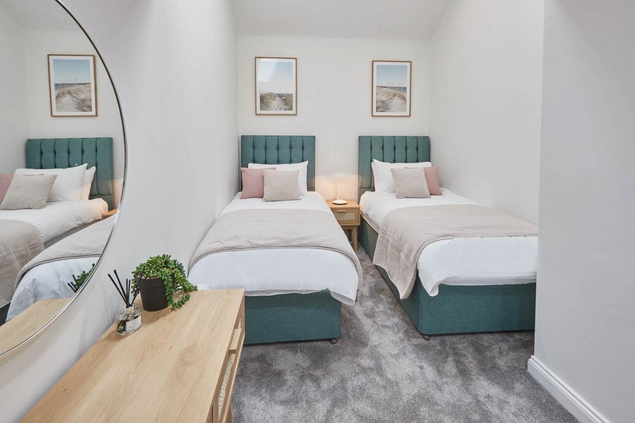 Host & Stay - Coastal Townhouse 惠特比 外观 照片